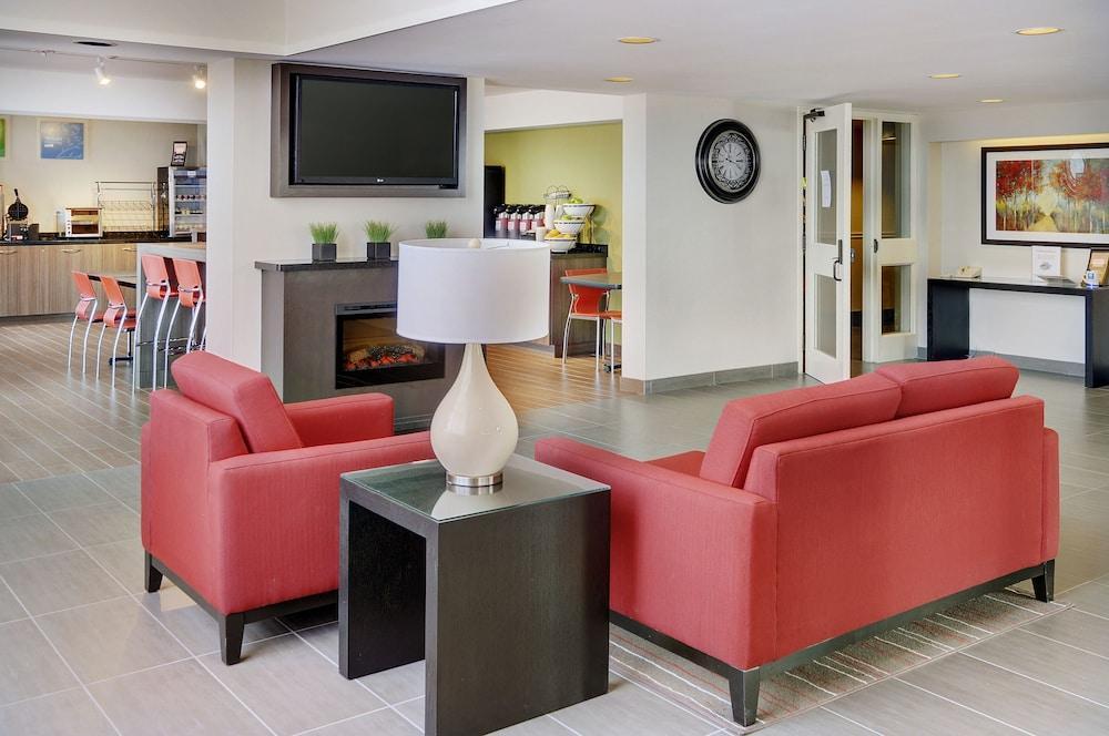 Comfort Inn Kirkland Lake Exterior photo