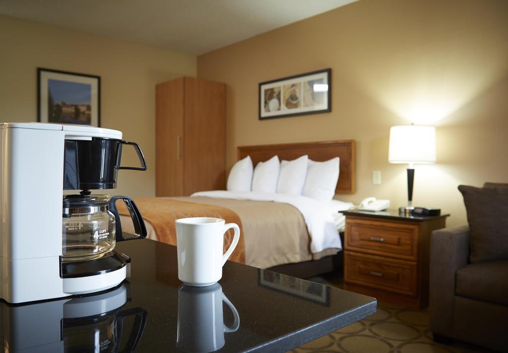 Comfort Inn Kirkland Lake Exterior photo