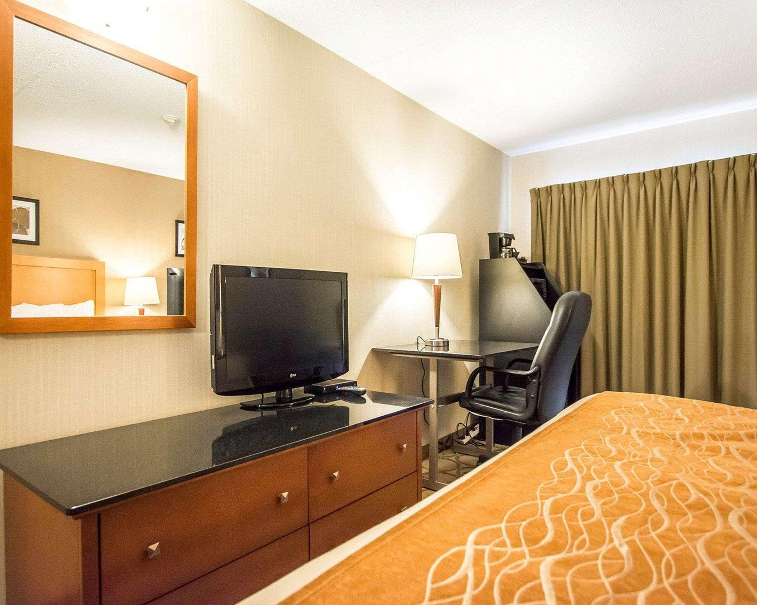 Comfort Inn Kirkland Lake Exterior photo