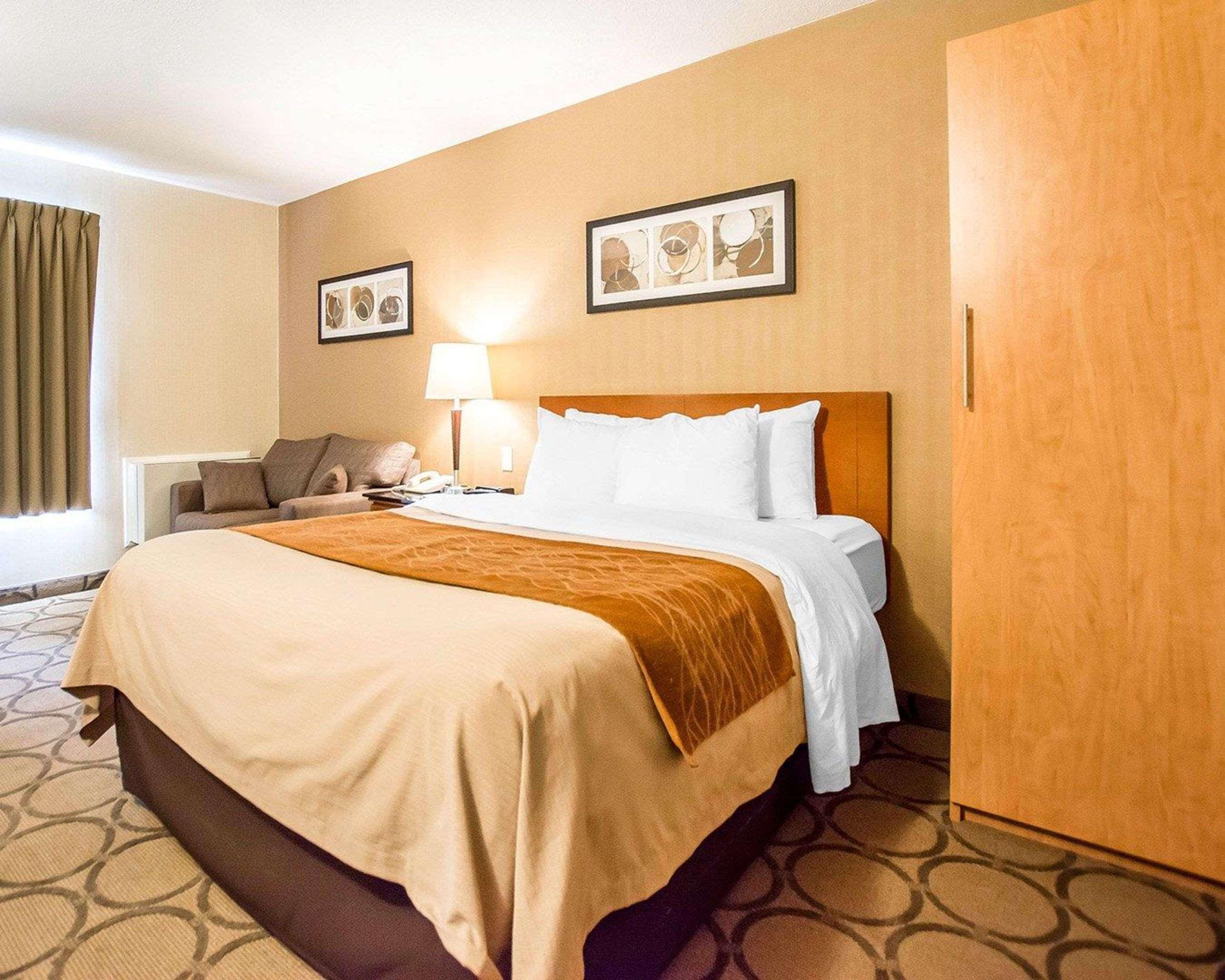 Comfort Inn Kirkland Lake Exterior photo