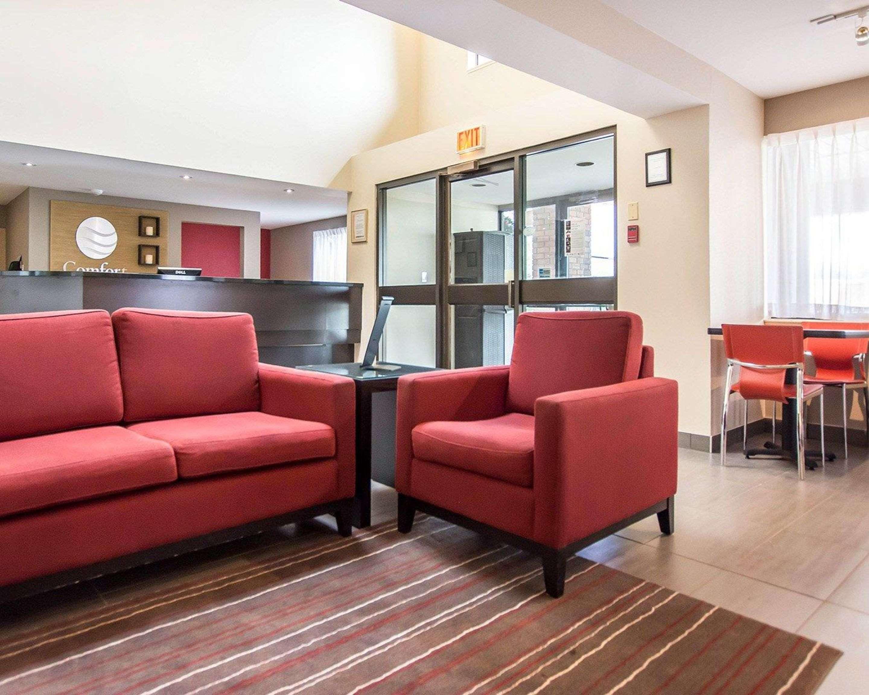 Comfort Inn Kirkland Lake Exterior photo