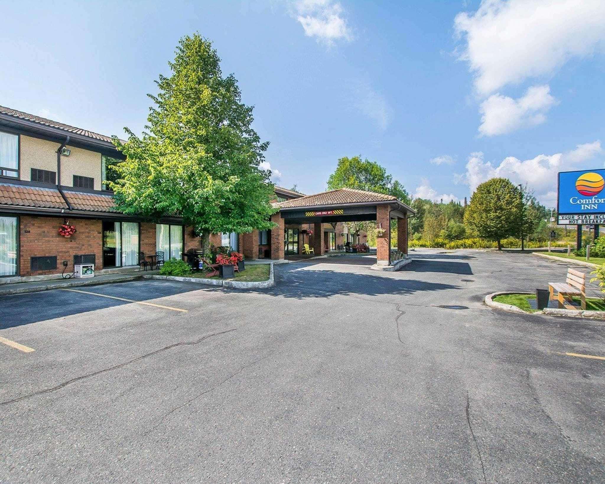 Comfort Inn Kirkland Lake Exterior photo