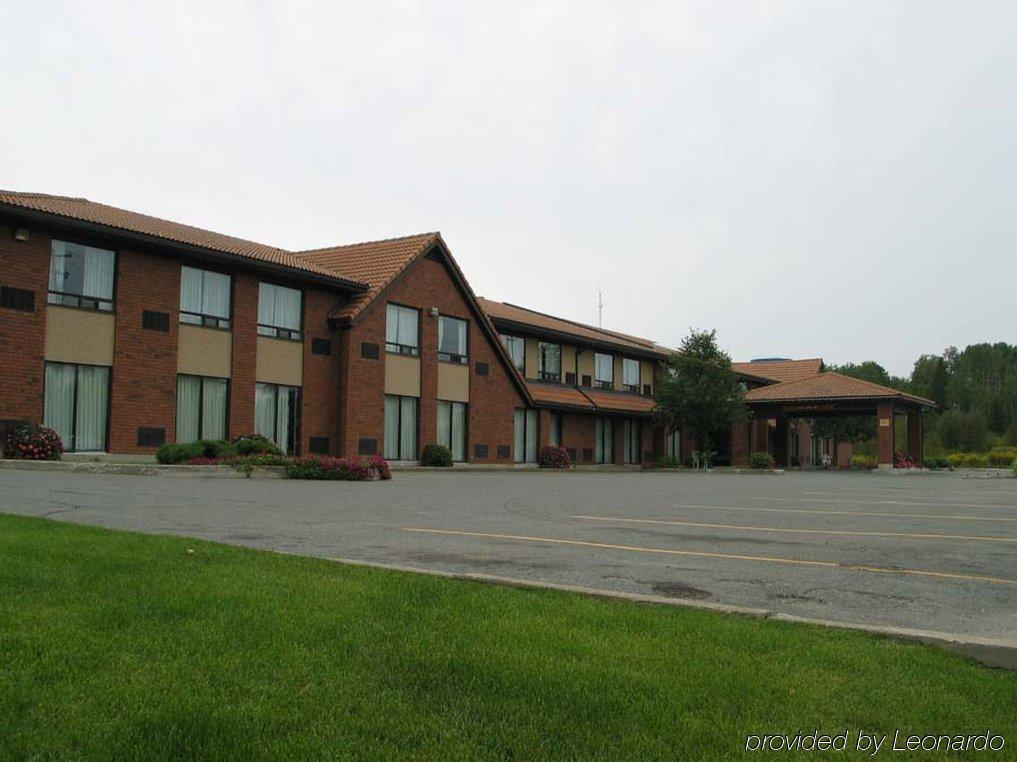 Comfort Inn Kirkland Lake Exterior photo