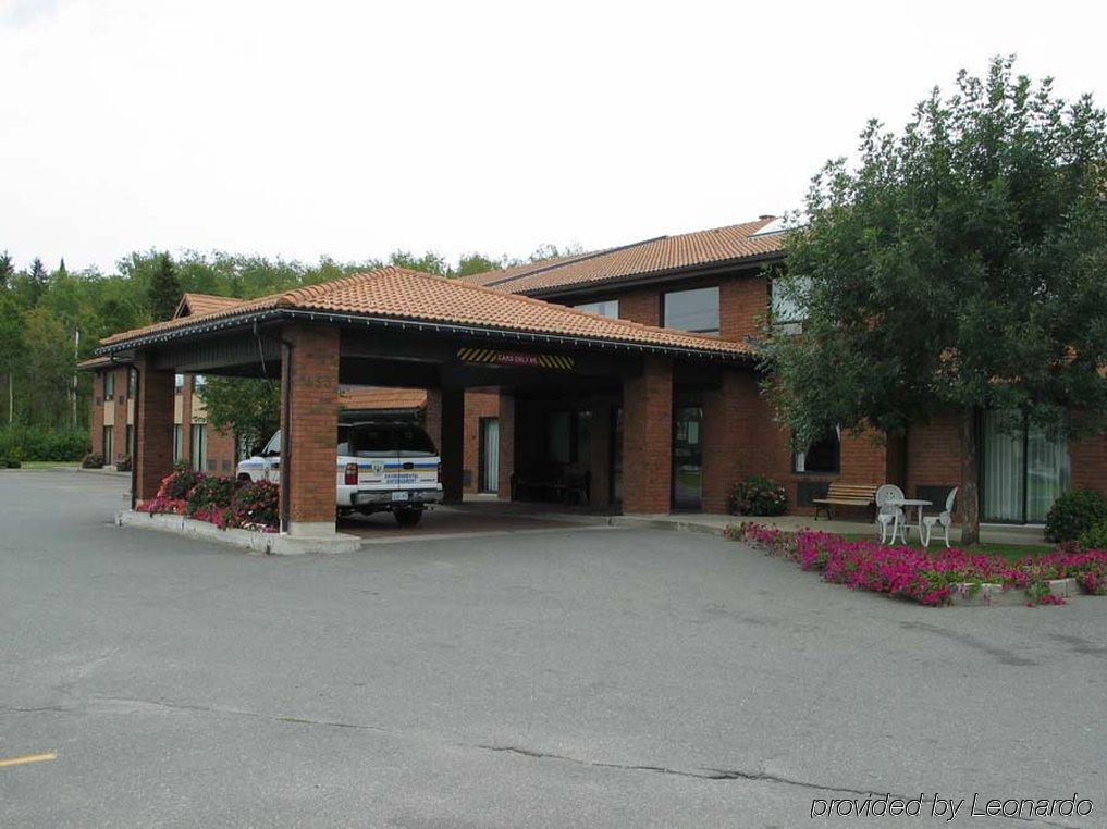 Comfort Inn Kirkland Lake Exterior photo