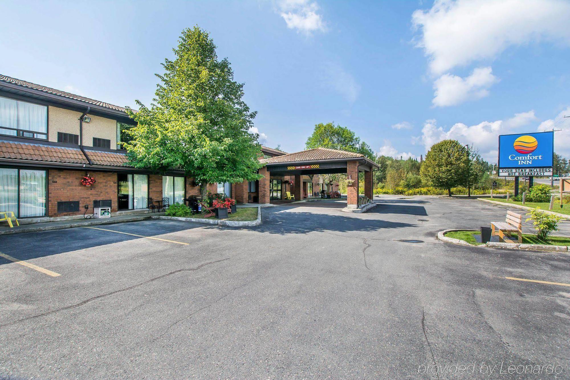 Comfort Inn Kirkland Lake Exterior photo