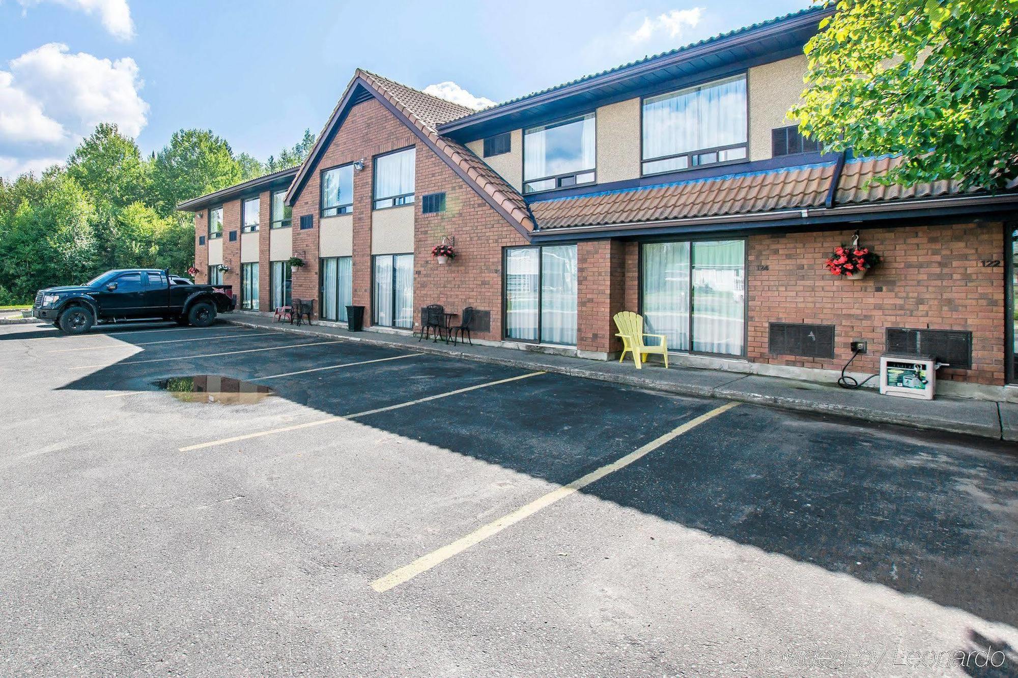 Comfort Inn Kirkland Lake Exterior photo