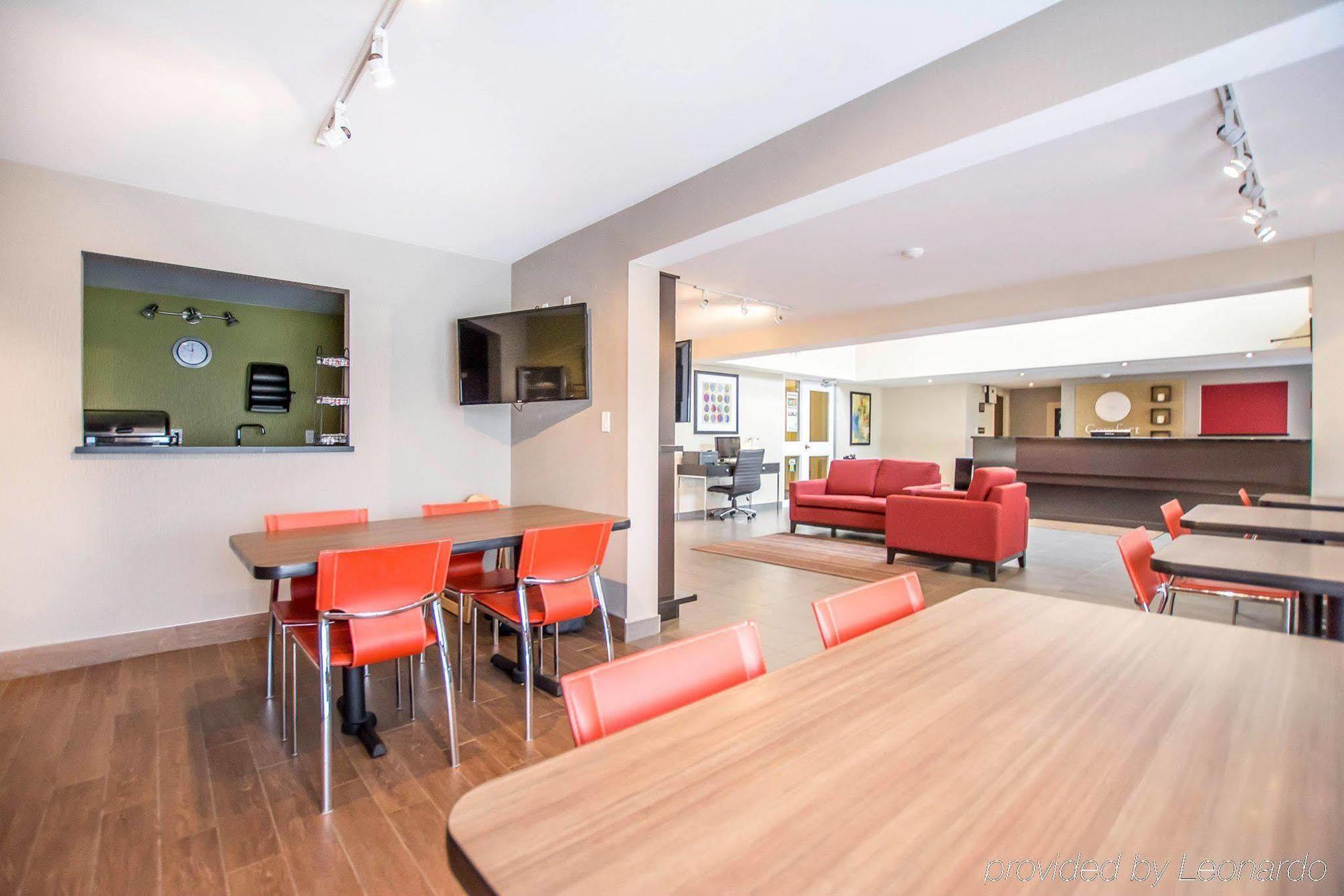 Comfort Inn Kirkland Lake Exterior photo