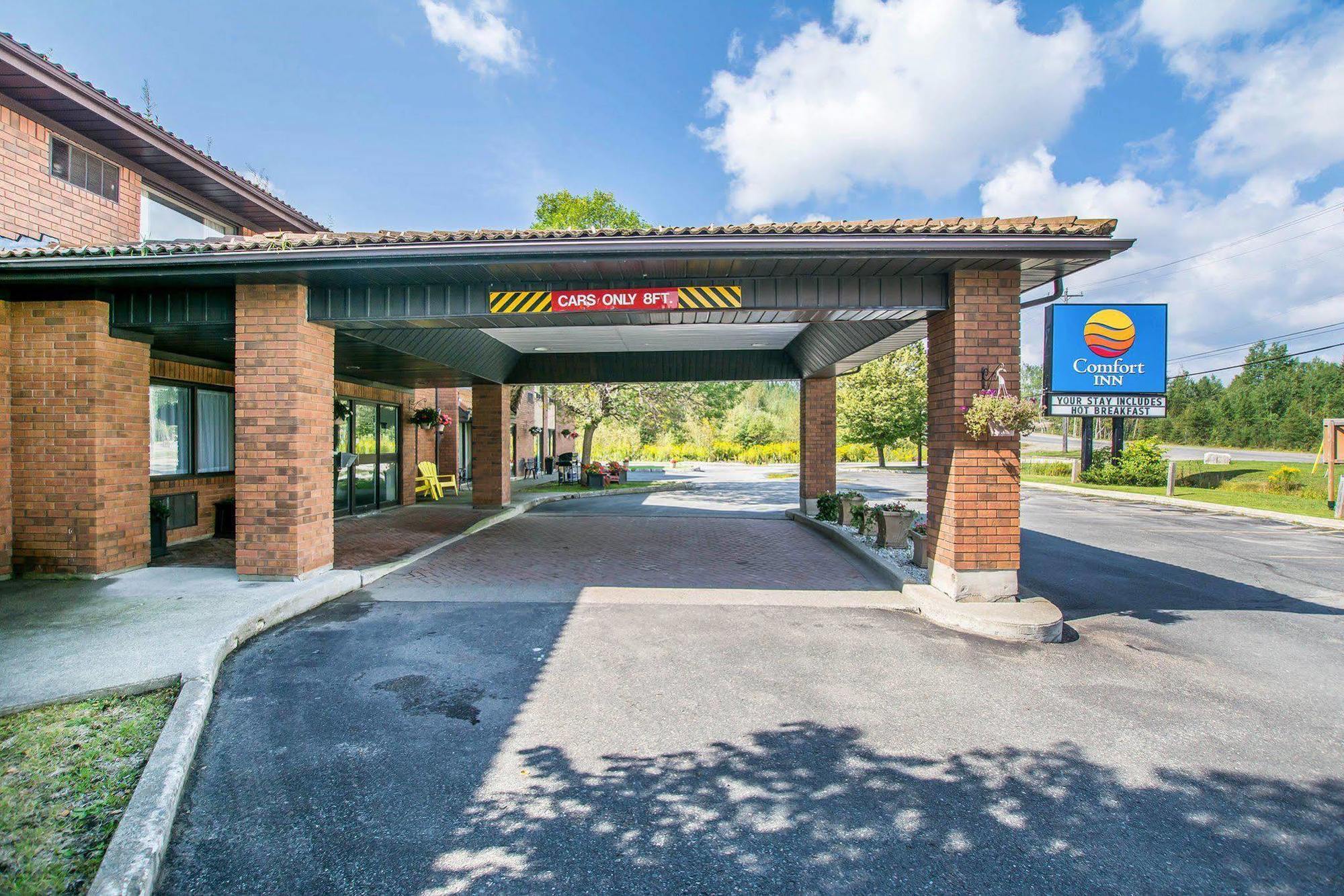 Comfort Inn Kirkland Lake Exterior photo