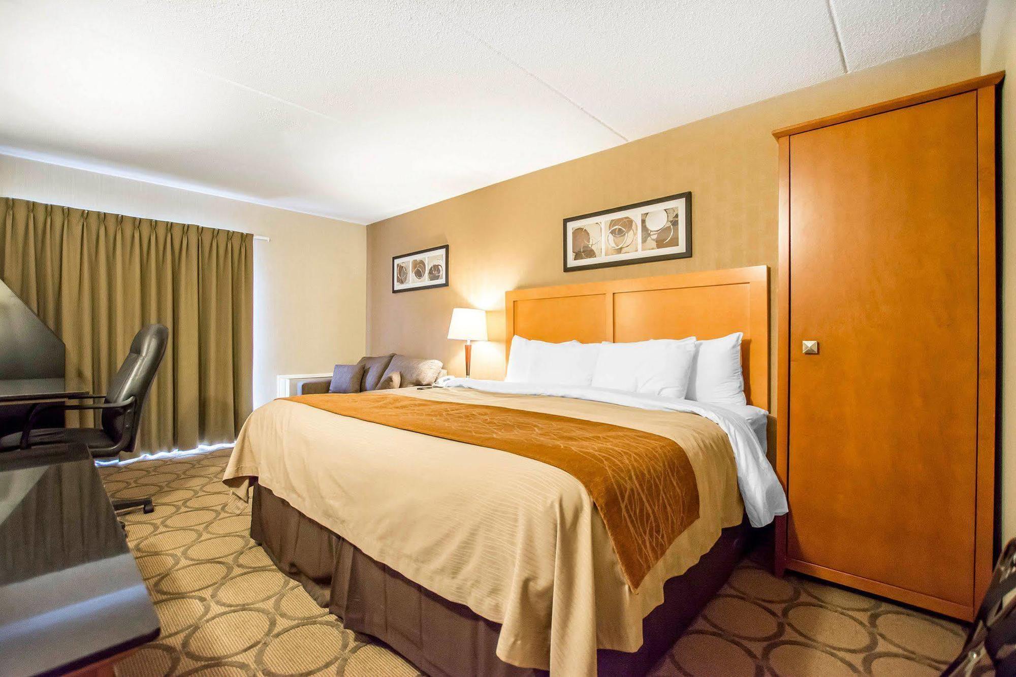 Comfort Inn Kirkland Lake Exterior photo