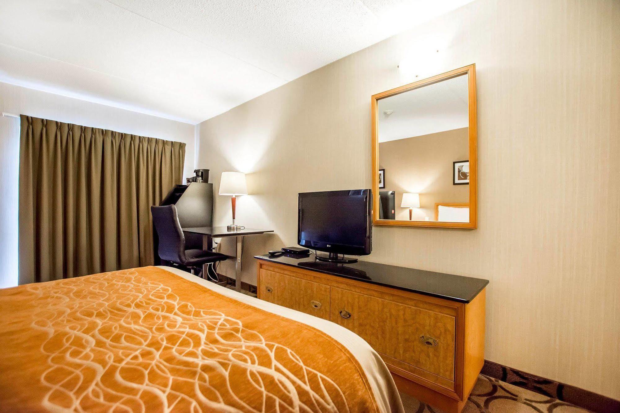 Comfort Inn Kirkland Lake Exterior photo