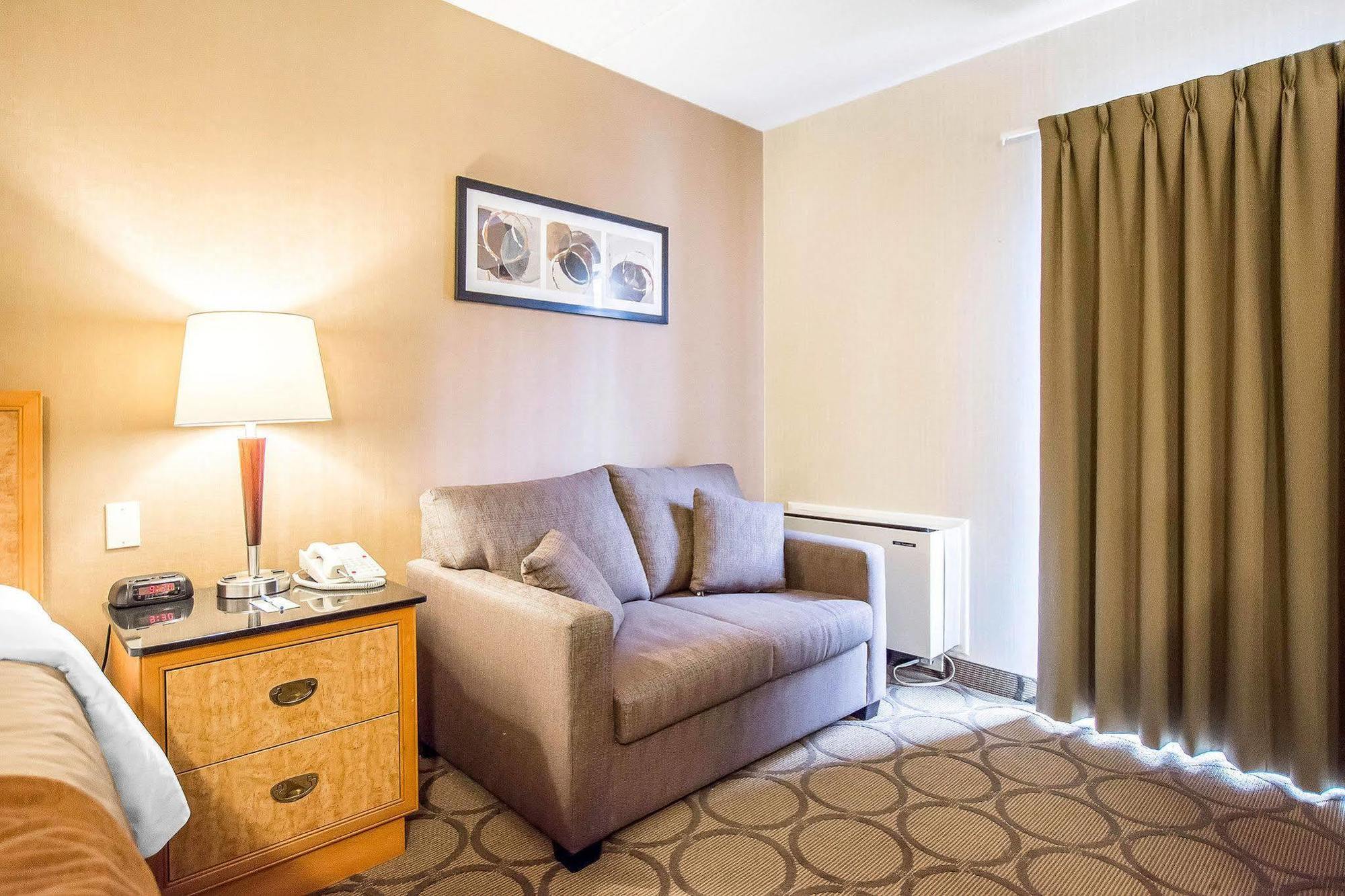Comfort Inn Kirkland Lake Exterior photo