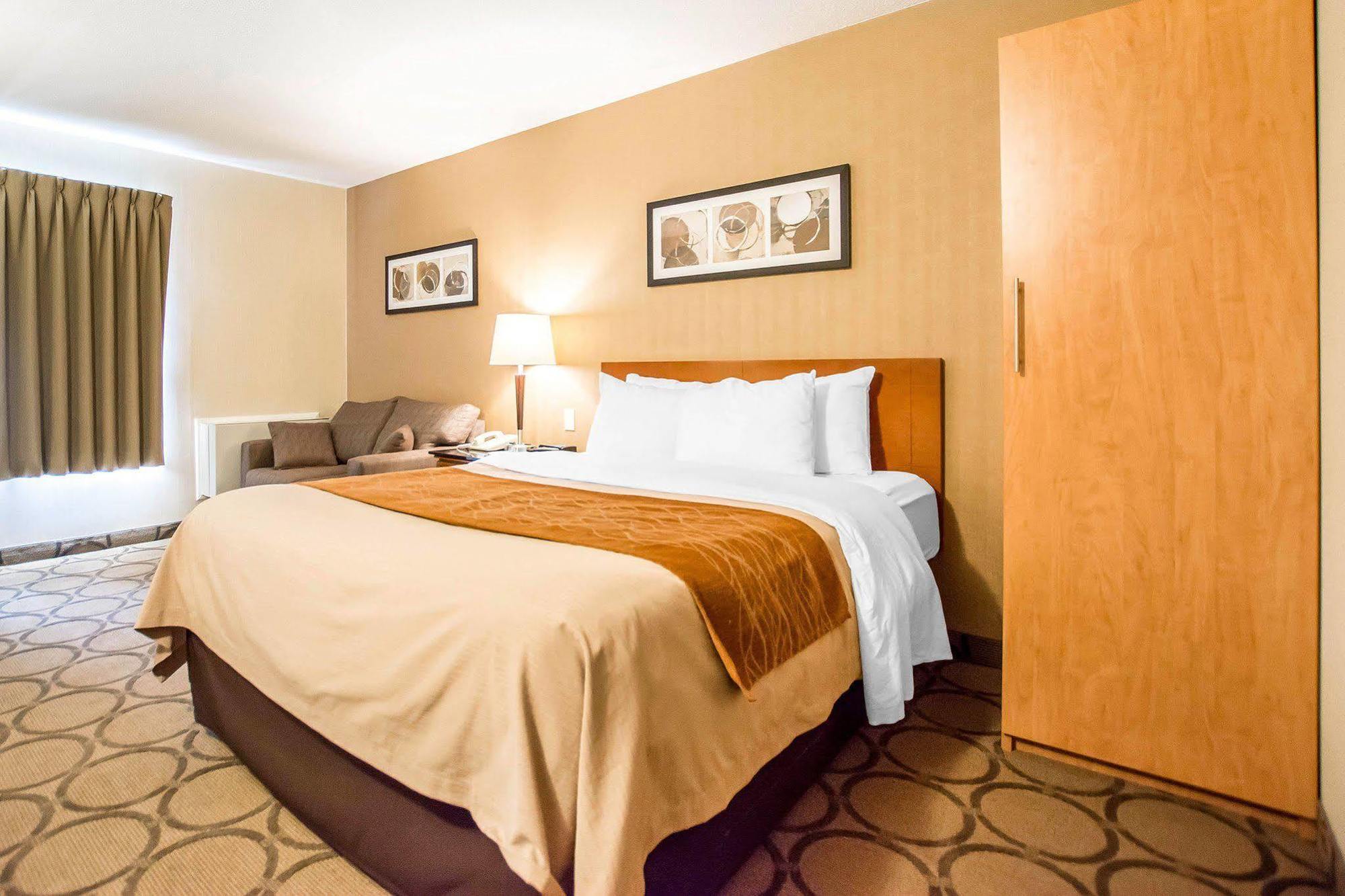 Comfort Inn Kirkland Lake Exterior photo